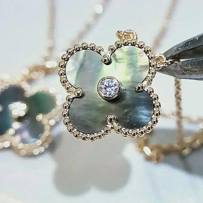[✨ROSE💎]CLOVER 15MM DIAMOND AND MOTHER-OF-GREY NECKLACE