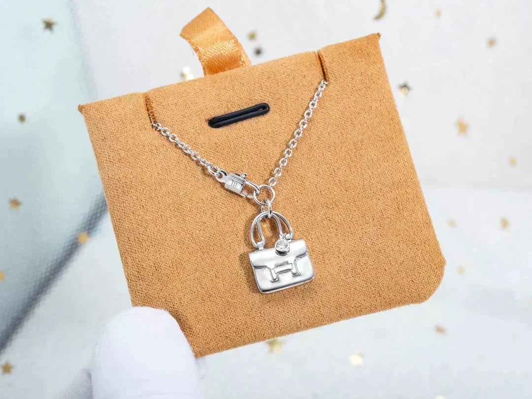 [✨ROSE💎]AMULETTE PEDANT SILVER NECKLACE