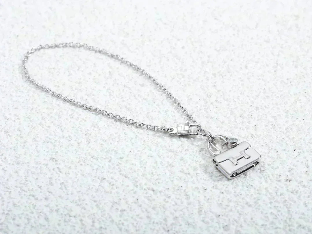 [✨ROSE💎]AMULETTE PEDANT SILVER NECKLACE