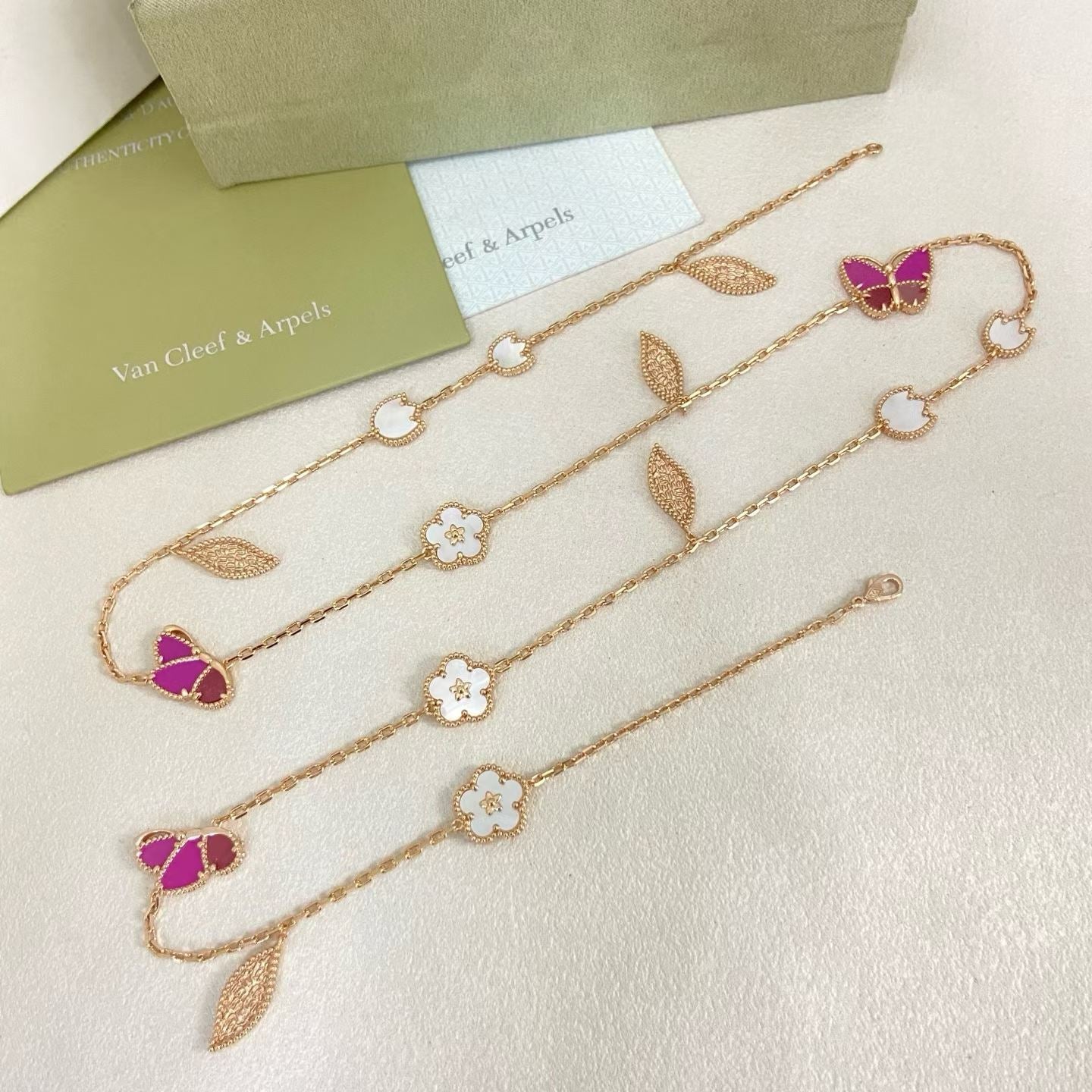[✨ROSE💎]ROSE QUARTZ MIXED FLOWER BUTTERFLY SWEATER CHAIN