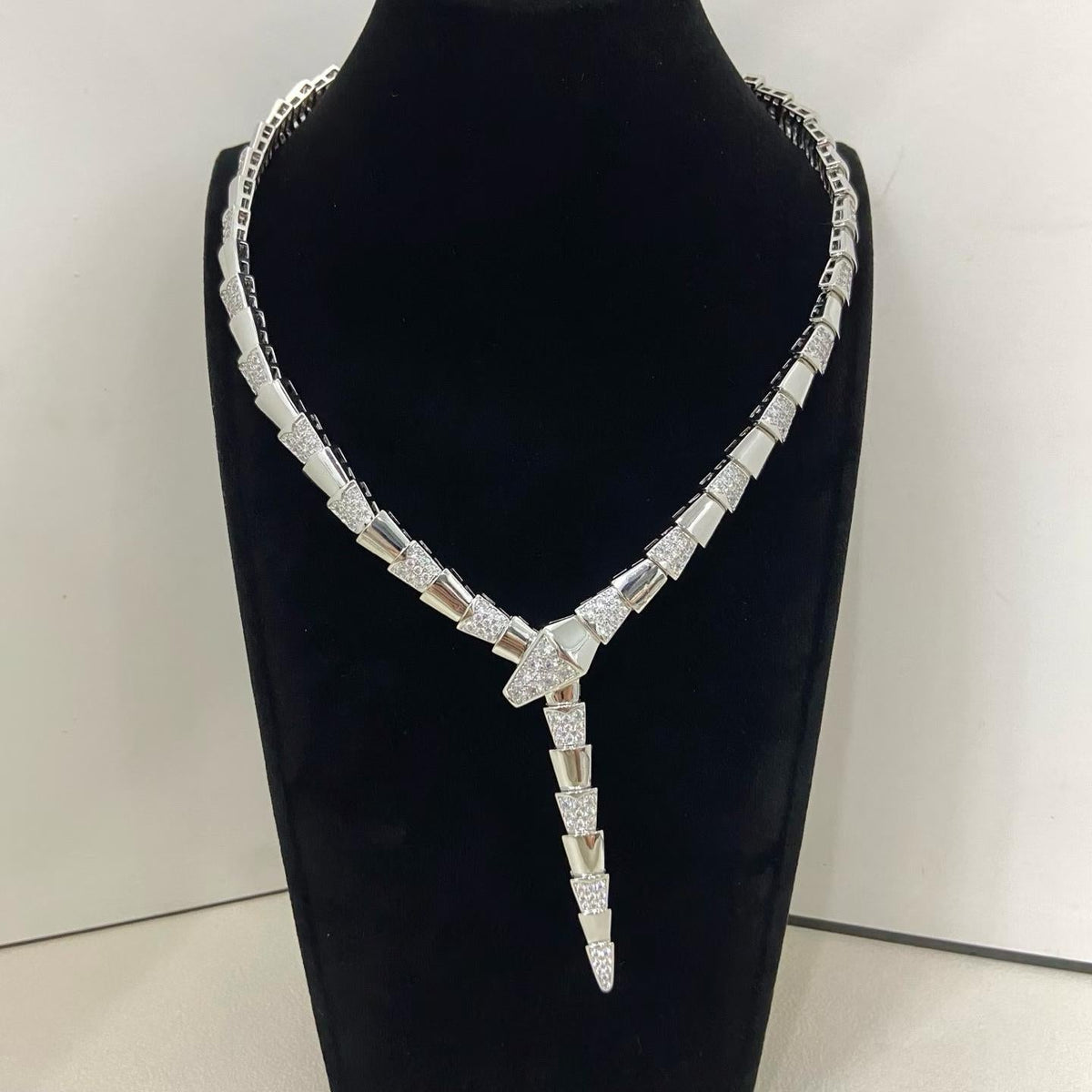 [✨ROSE💎]NEW WIDE BAND INLAID DIAMOND SNAKE NECKLACE