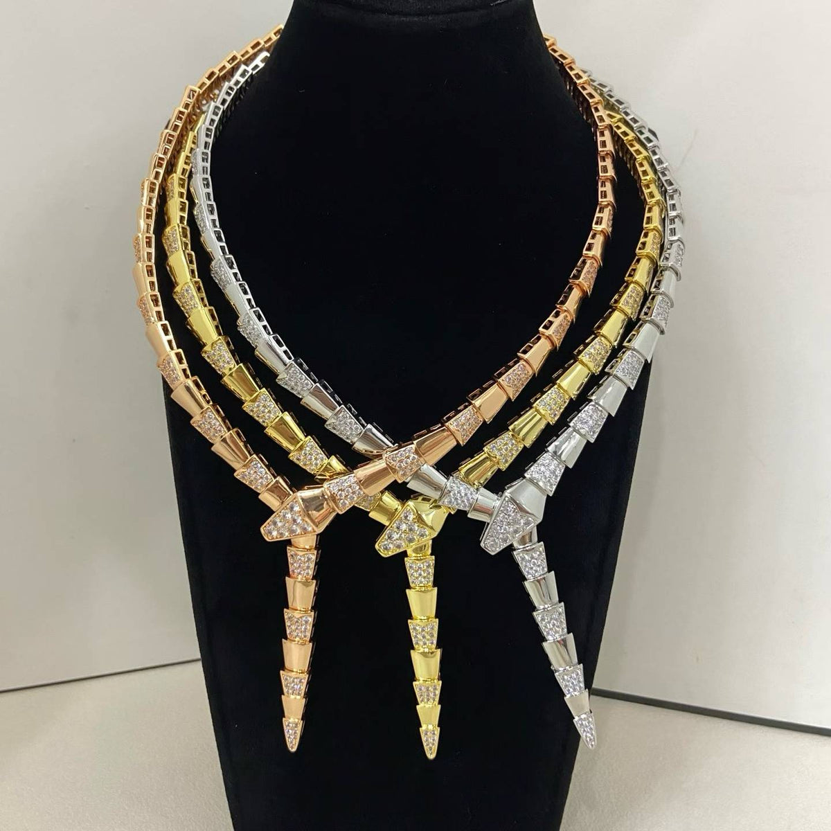 [✨ROSE💎]NEW WIDE BAND INLAID DIAMOND SNAKE NECKLACE