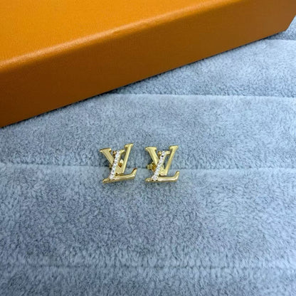 [✨ROSE💎]LETTER STUDS WITH STONES