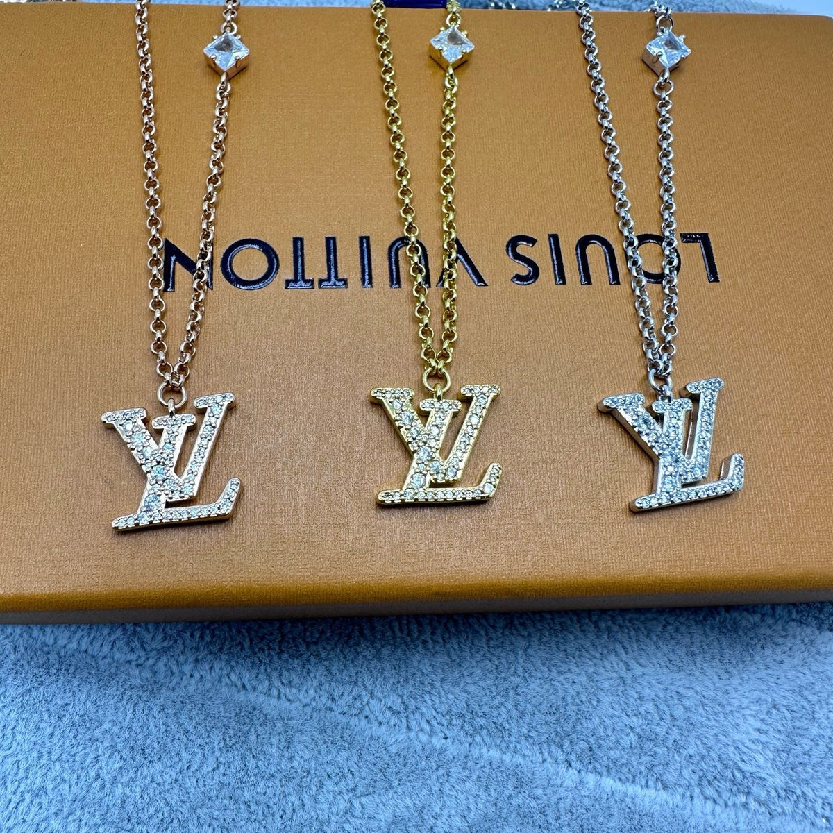 [✨ROSE💎]FULL DIAMOND LETTER NECKLACE