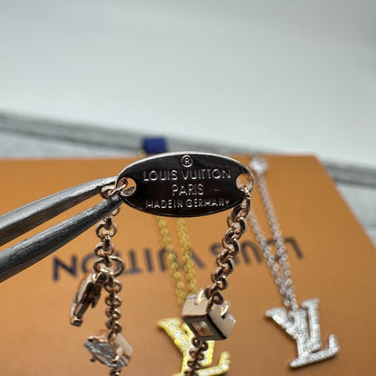 [✨ROSE💎]FULL DIAMOND LETTER NECKLACE