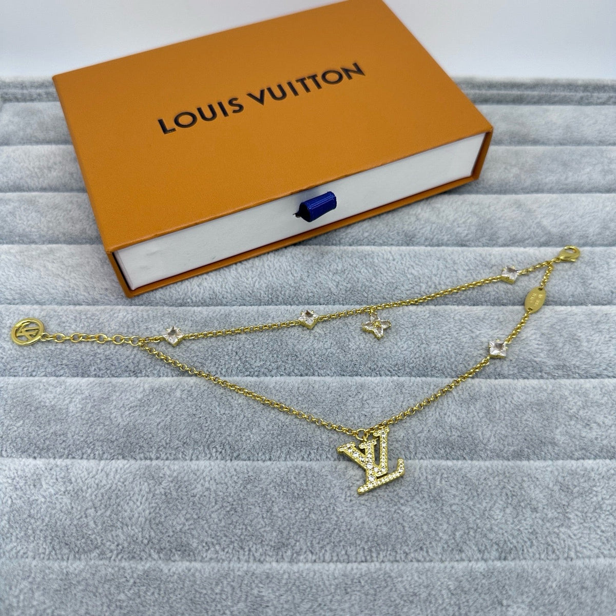 [✨ROSE💎]FULL DIAMOND LETTER NECKLACE