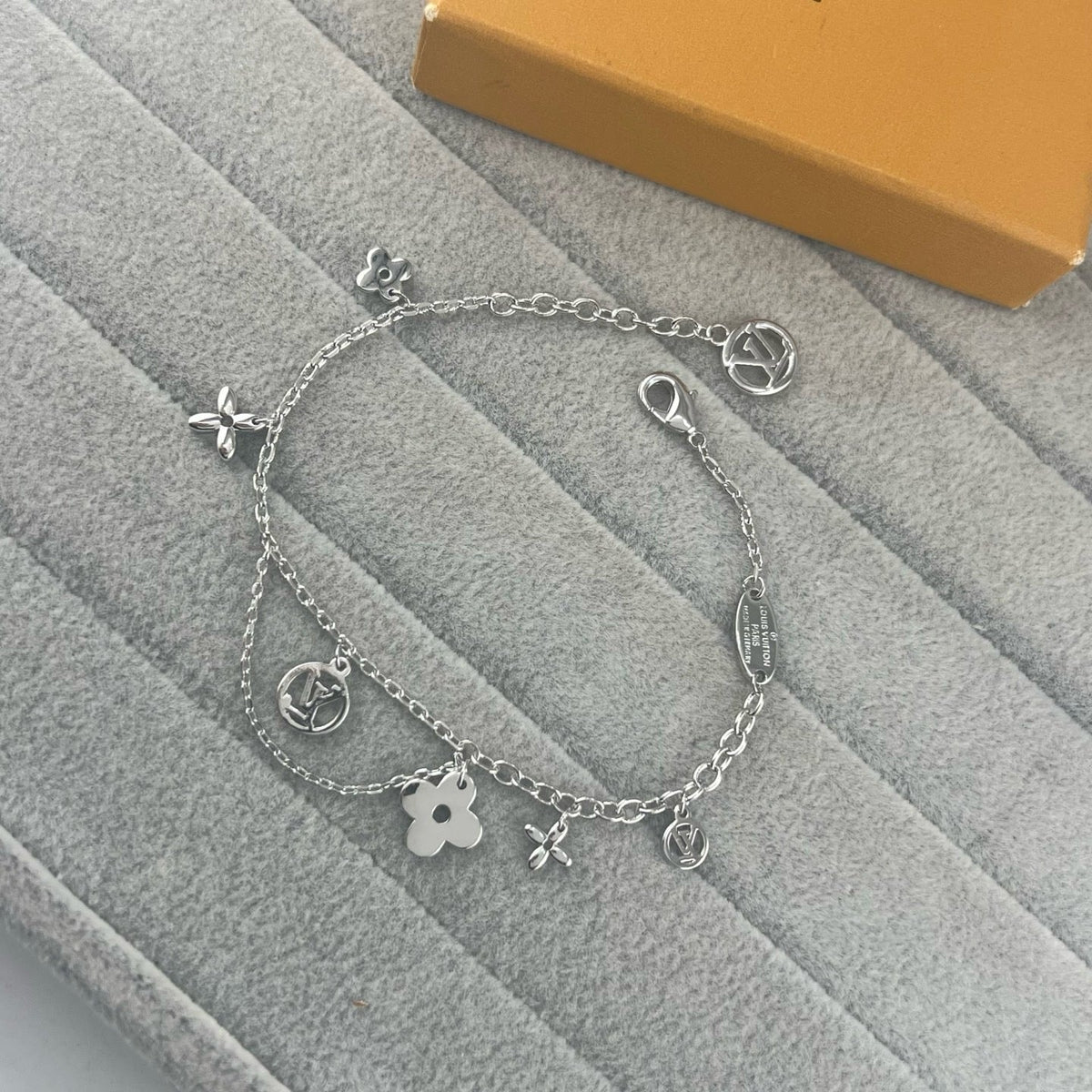 [✨ROSE💎]SMOOTH MULTI FLOWER BRACELET