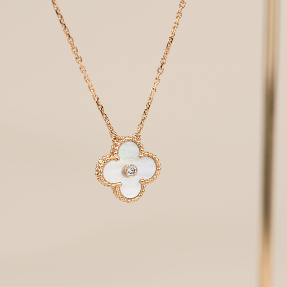 [✨ROSE💎]CLOVER 15MM DIAMOND WHITE FRITILLARIA NECKLACE