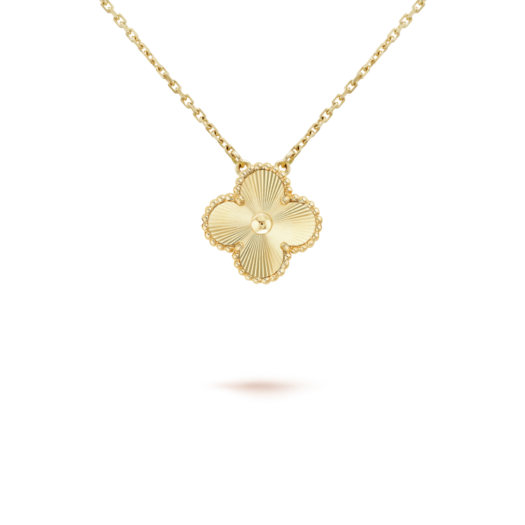 [✨ROSE💎]CLOVER 15MM LASER NECKLACE AND BOX