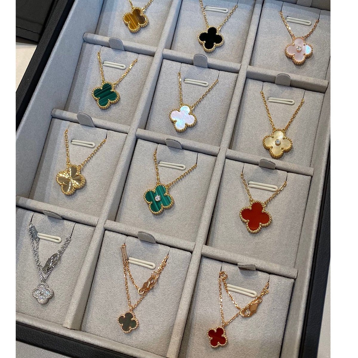 [✨ROSE💎]CLOVER 15MM LASER NECKLACE